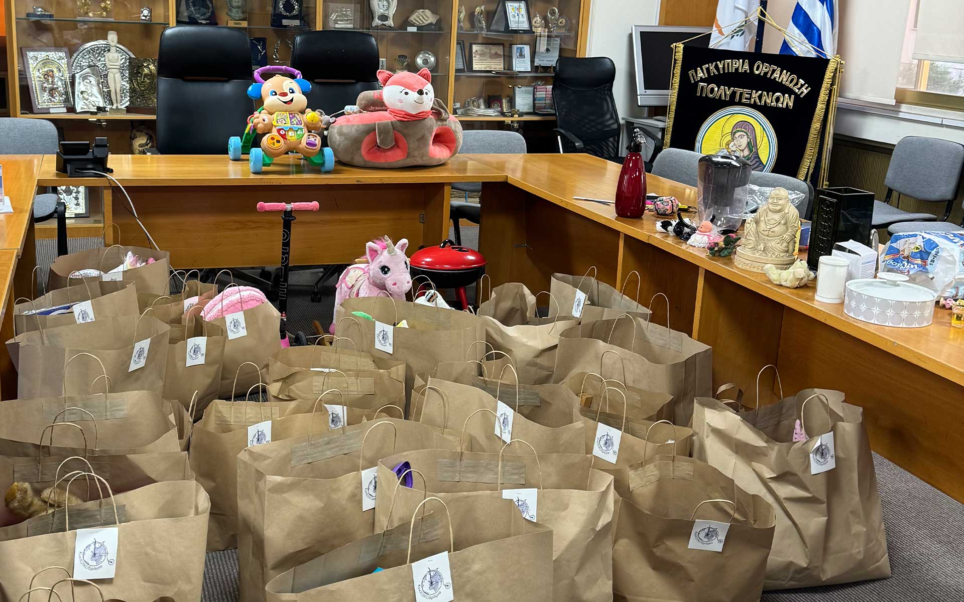 Reuse1.000 used toys and books